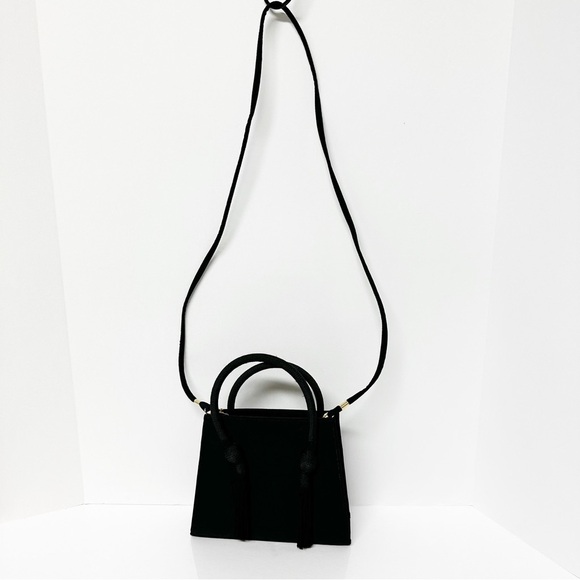 Vintage Structured Black Evening Prom Hand Bag with Tassels Gold Toned Hardware - Picture 4 of 6